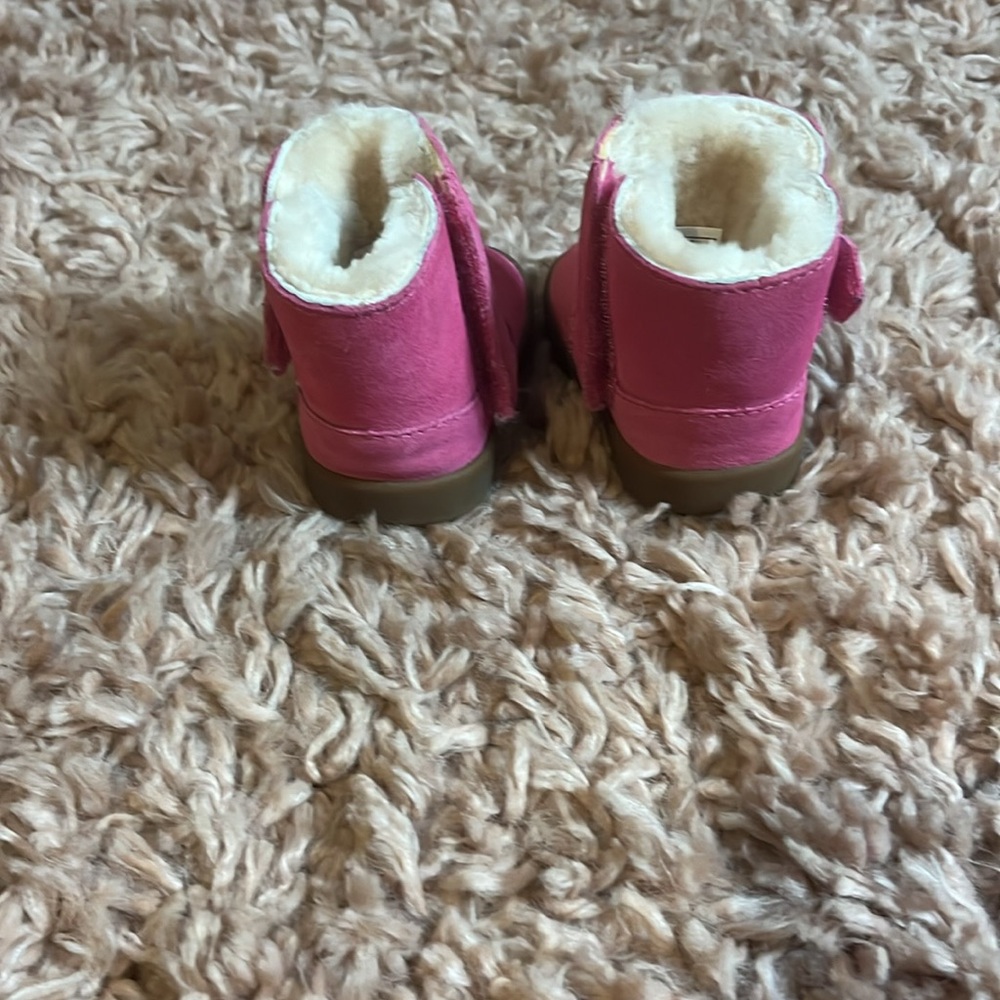 Uggs - Picture 3 of 3